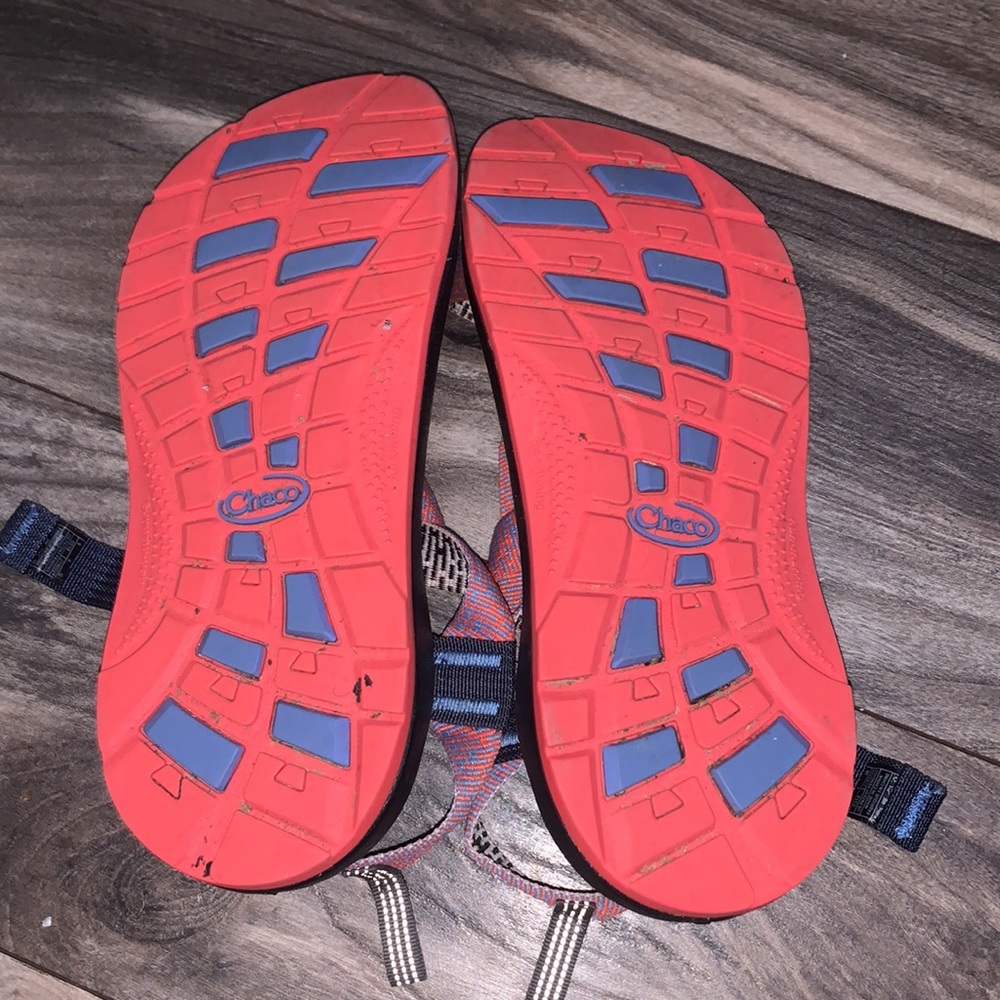 Chacos! - Picture 2 of 3